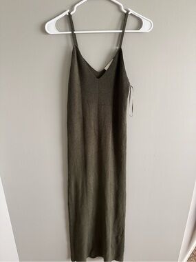 Freshman 1996 Sleek Olive V-Neck Slip Dress - Women